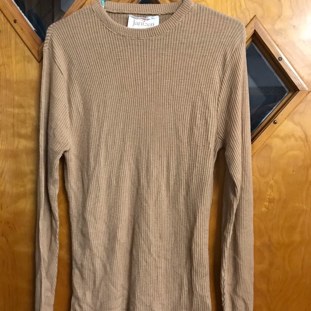 Jantzen tan sweater. Size M.